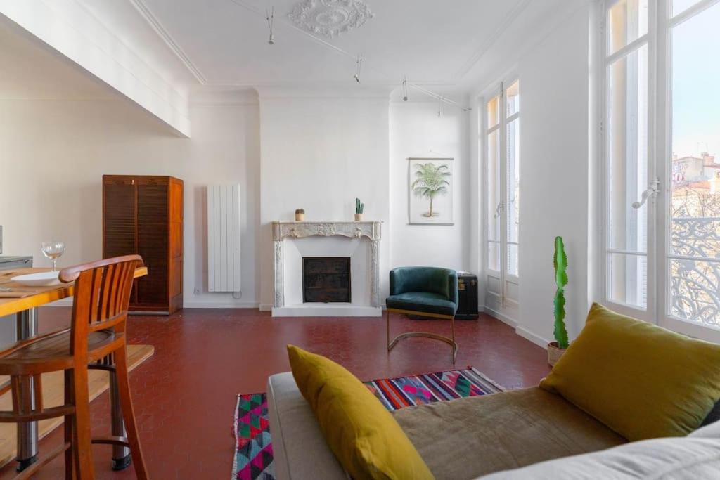 Superbe Appart, Central, Petit Balcon & Vue Place Marseille Kültér fotó